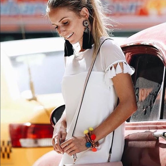 Lulus white shift dress w fringe sleeves. Size XS. - Picture 2 of 4